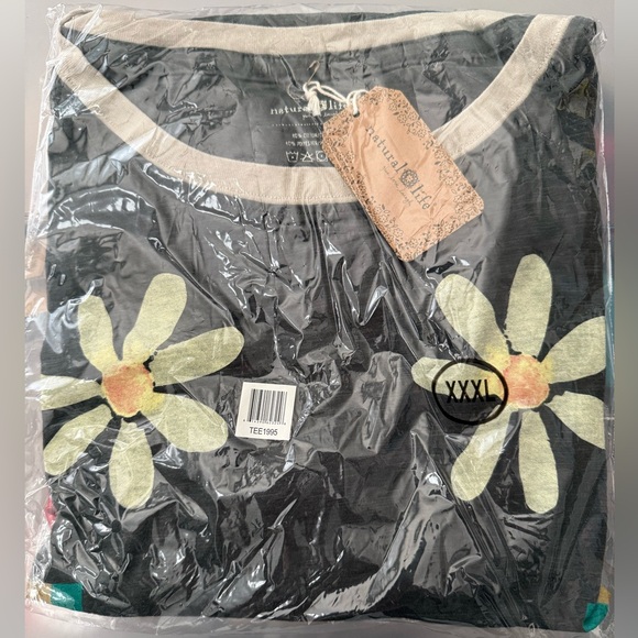 Natural Life Black Smiley Face Ringer Tee 3X - Picture 4 of 4